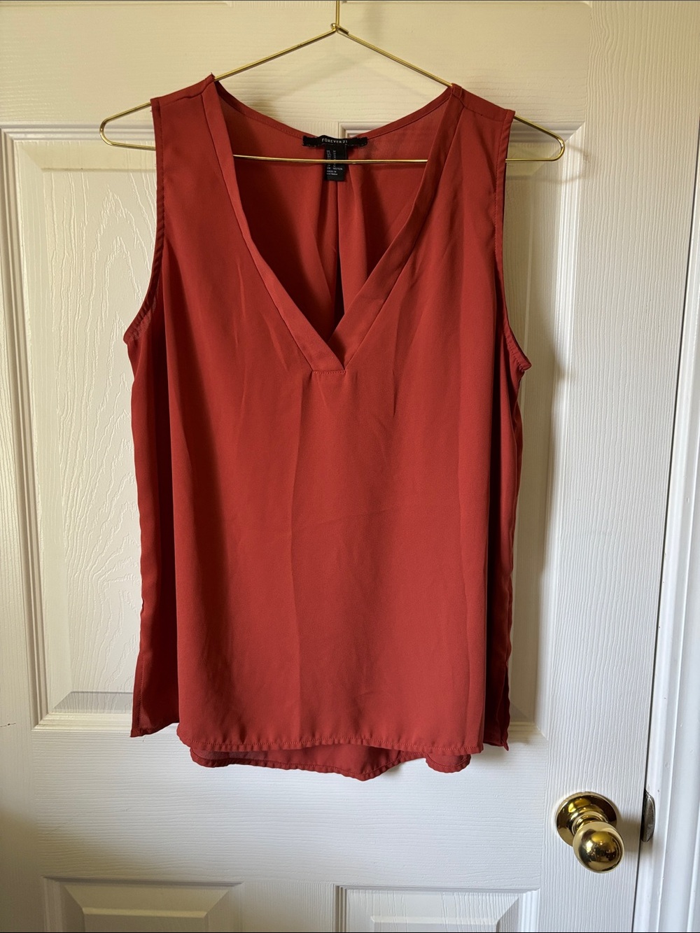 Forever 21 Rust Sleeveless Top Size Medium | Lightweight V-Neck Tank